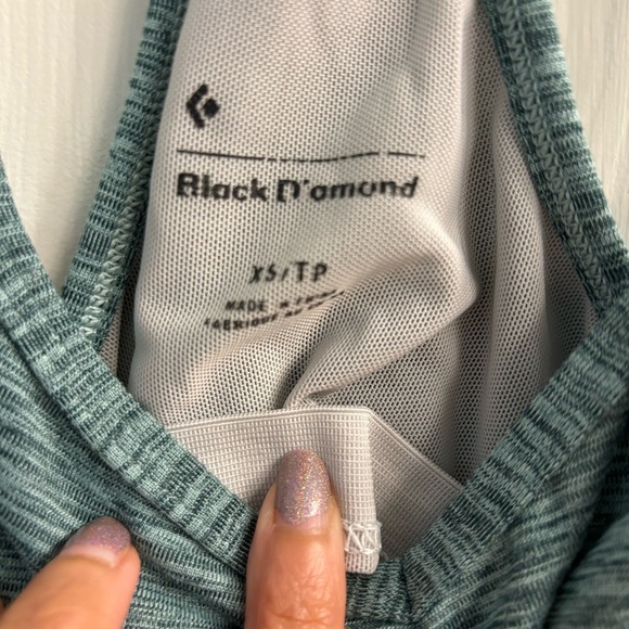 Black Diamond | XS | Heather green Six Shooter strappy tank with built in bra - Picture 10 of 11